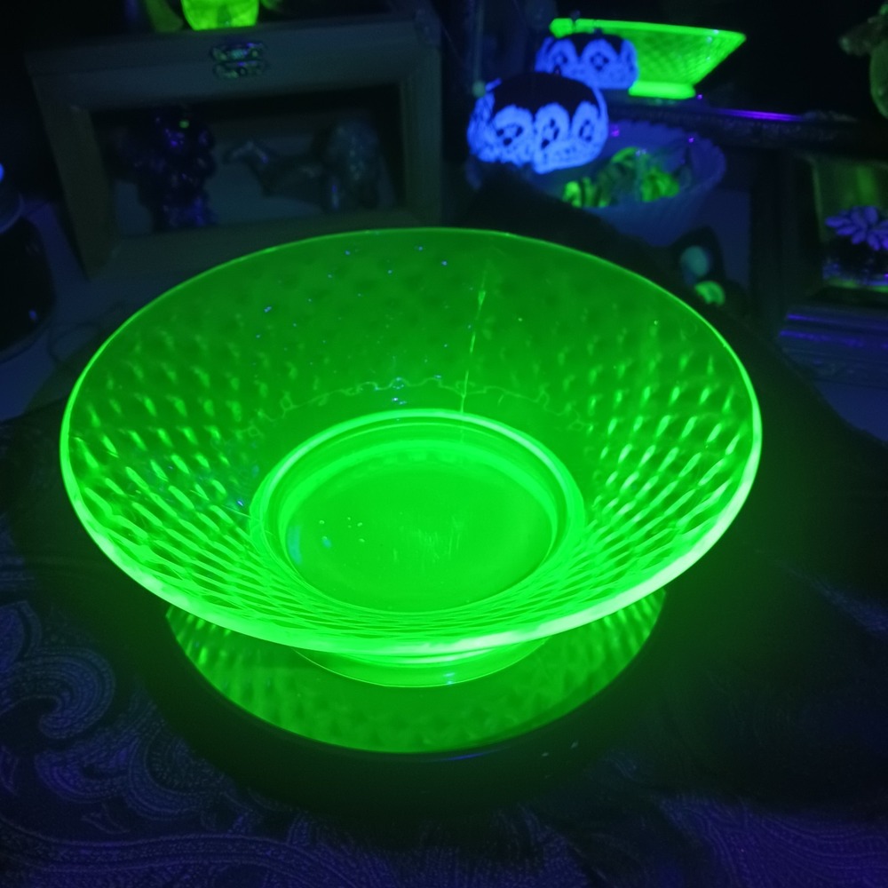 Vintage 7" Diamond Quilted Uranium Glass Bowl - MINT - 1930s Art Deco